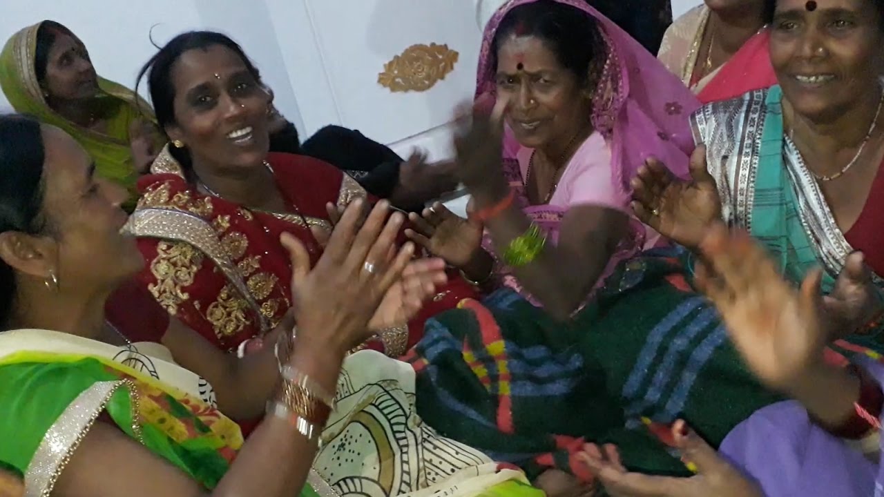 बिहार की फेमस गाली || Bihar's Most Popular DehatI Song By Dehati Women -  YouTube