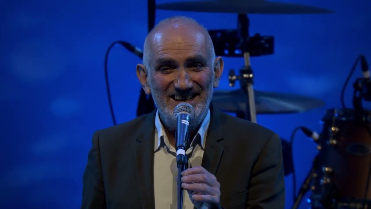 YouTube पर Paul Kelly - Silent Night feat. Alice Keath & Sime Nugent (Live At Making Gravy 2021) देखें YouTube पर Paul Kelly - Silent Night feat. Alice Keath & Sime Nugent (Live At Making Gravy 2021) देखें