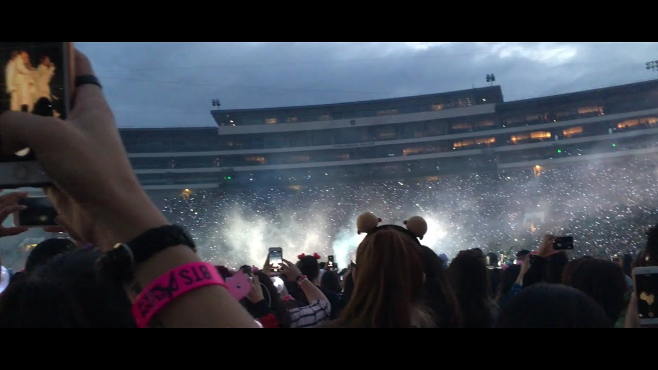 BTS introductions + Wings Outro (ROSE BOWL DAY 2) b4 floor view in 4k