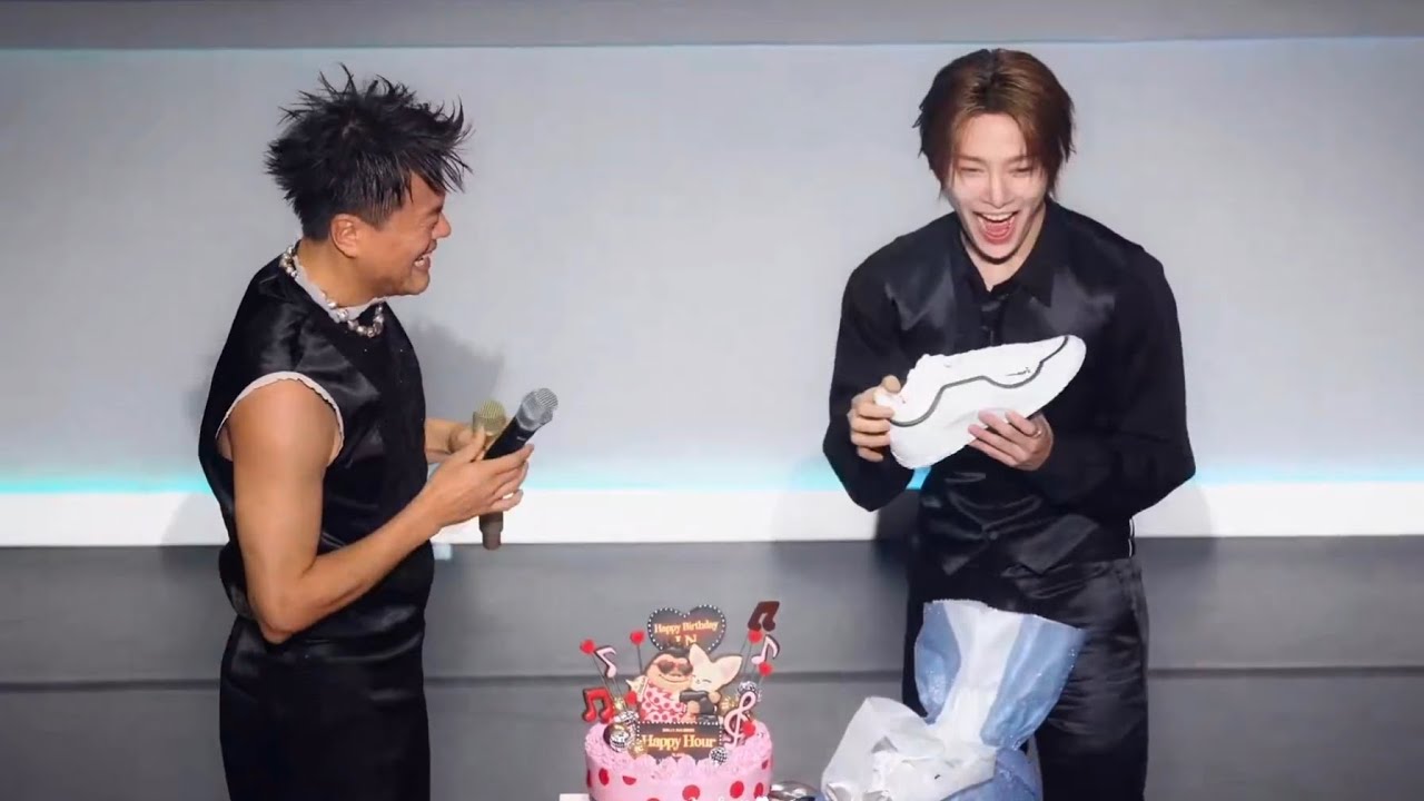 StrayKids I.N Fancam At JYP 'Happy Hours' Concert In Japan today received cake & Gifts