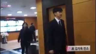 Lee Seung Gi Pays His Respects To The Late Kim Ja Ok