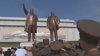 北朝鮮「軍の威力強化」 「先軍節」に献花や舞踏会
