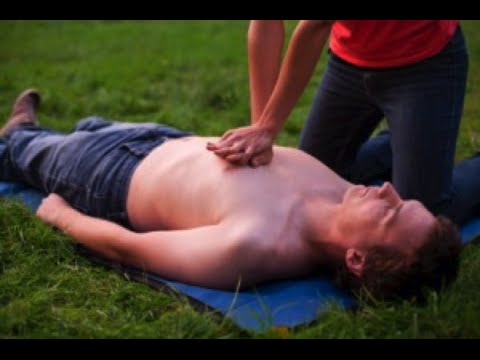 Непрямой массаж сердца фото Heart attack symptoms in men and women 5 major heart attack symptoms men and wom