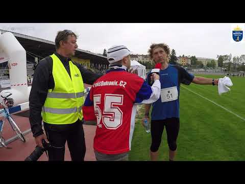 Video: Jak Běží Maratonští Běžci