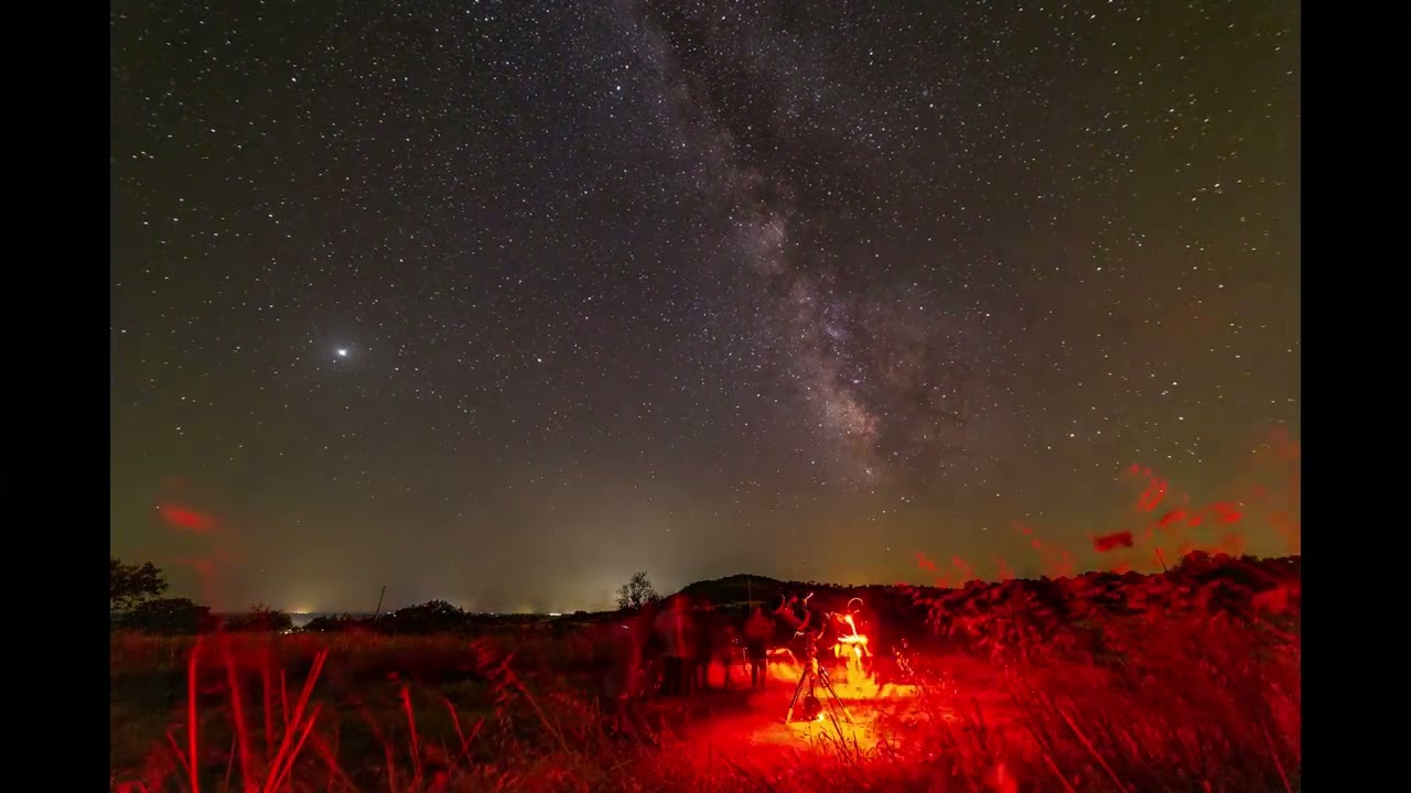 Timelapse of the Milky Way in the Observatório do Lago Alqueva - Portugal.