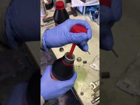 changing the very old transmission oil #mechanic #repair #mercedes #w124 #classiccar #transmission #