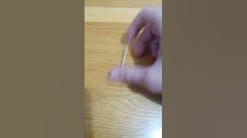 как взять иголку в руку