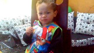 Mi Bebe Viendo Un Video Que Lindo