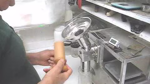 Pusher modification for a Front Loading Feed Tube on a Norwalk juicer or WHF juicer