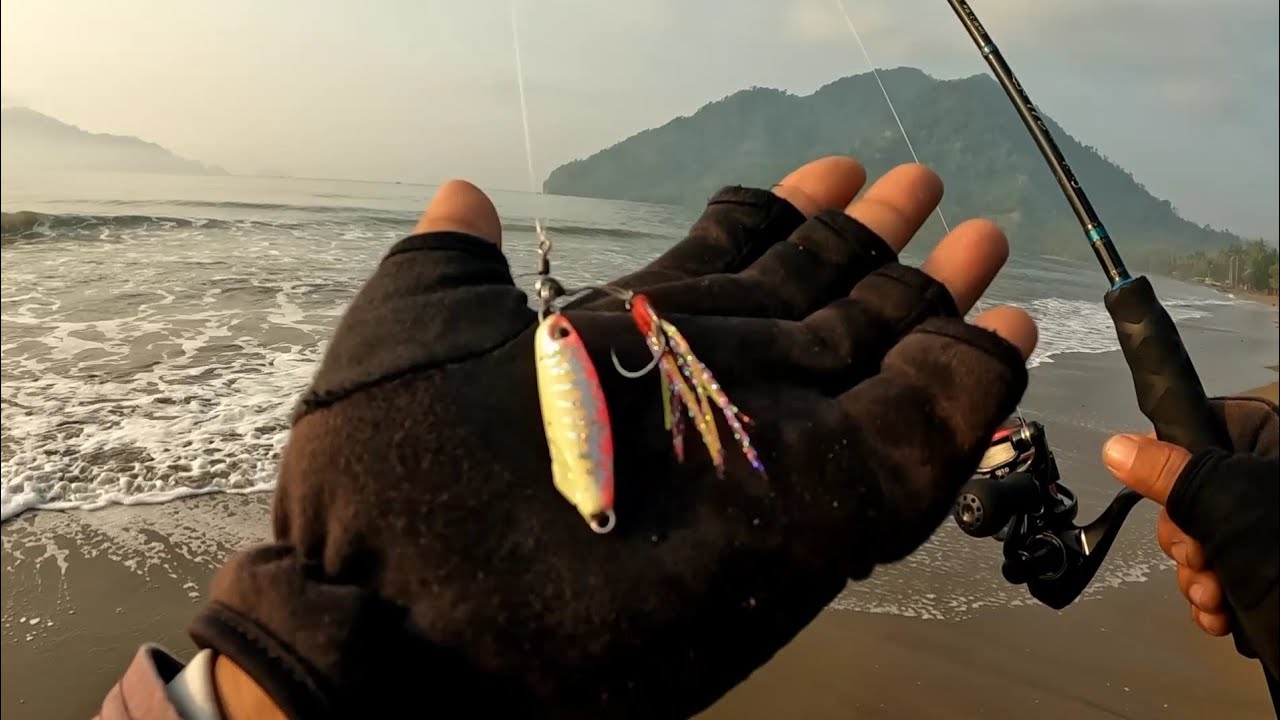 MANCING CASTING DI PINGGIRAN PANTAI PAKAI MICRO JIG || BERBURU IKAN GIANT TREVALLY || CAST JIG