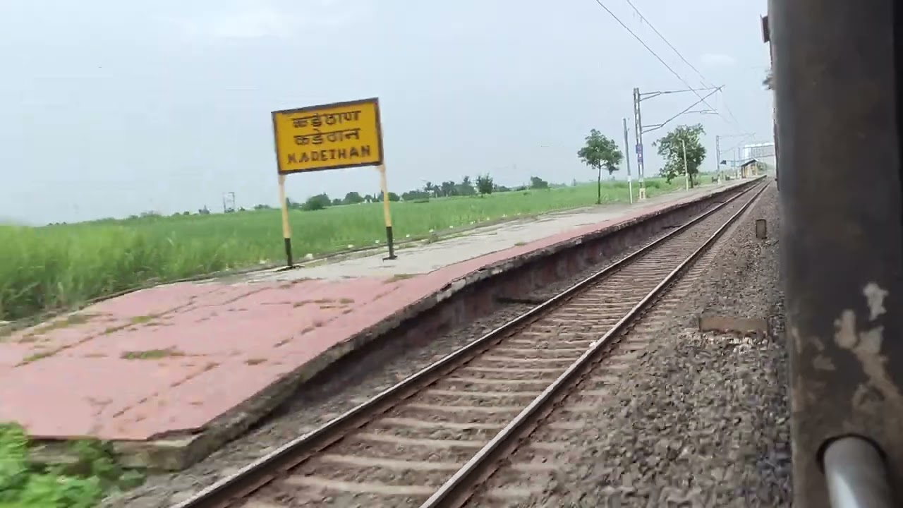 5 minutes uncut video! 130 KMPH High Speed run of Daund-Indore SF Exp! Enjoy the fierce aggression!