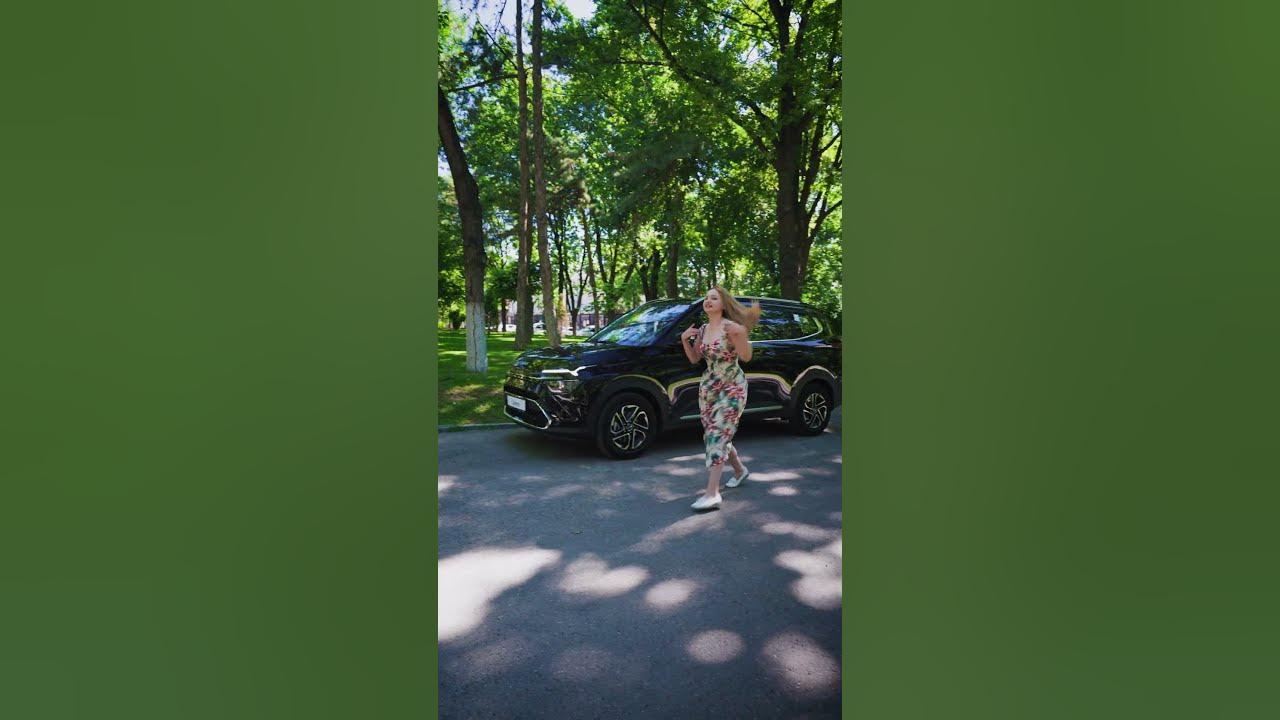 Bir kamming mushuk yalab Katta kokrakli fotosini oyoqlari bilan qora yigitni sikadi