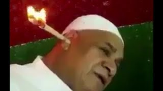 تظيف الأذن بالنار .🔥