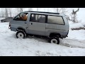 Nissan Largo по тяжелому, мартовскому снегу