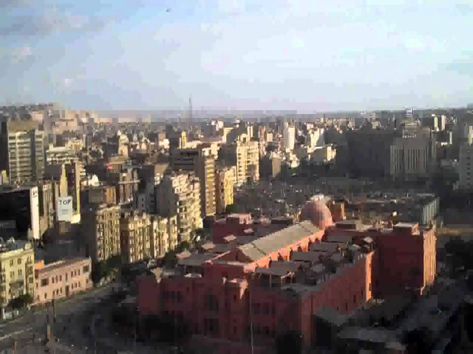 يواصل المتظاهرون التجمع بكثافة في ميدان التحرير