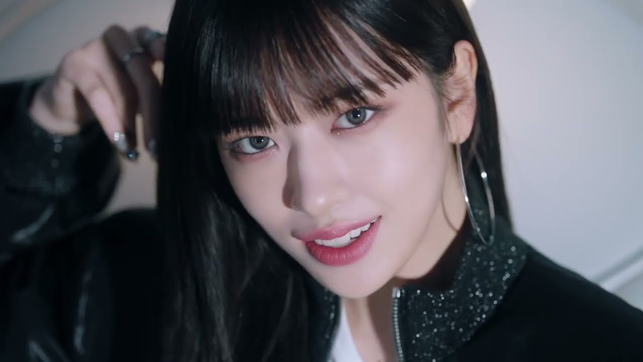 IVE 'WAVE' But It's Only YUJIN