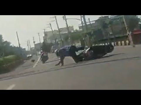 【車禍影片】 路我家開，我就想當在地人~（2023.04.16 彰化縣花壇鄉花秀路