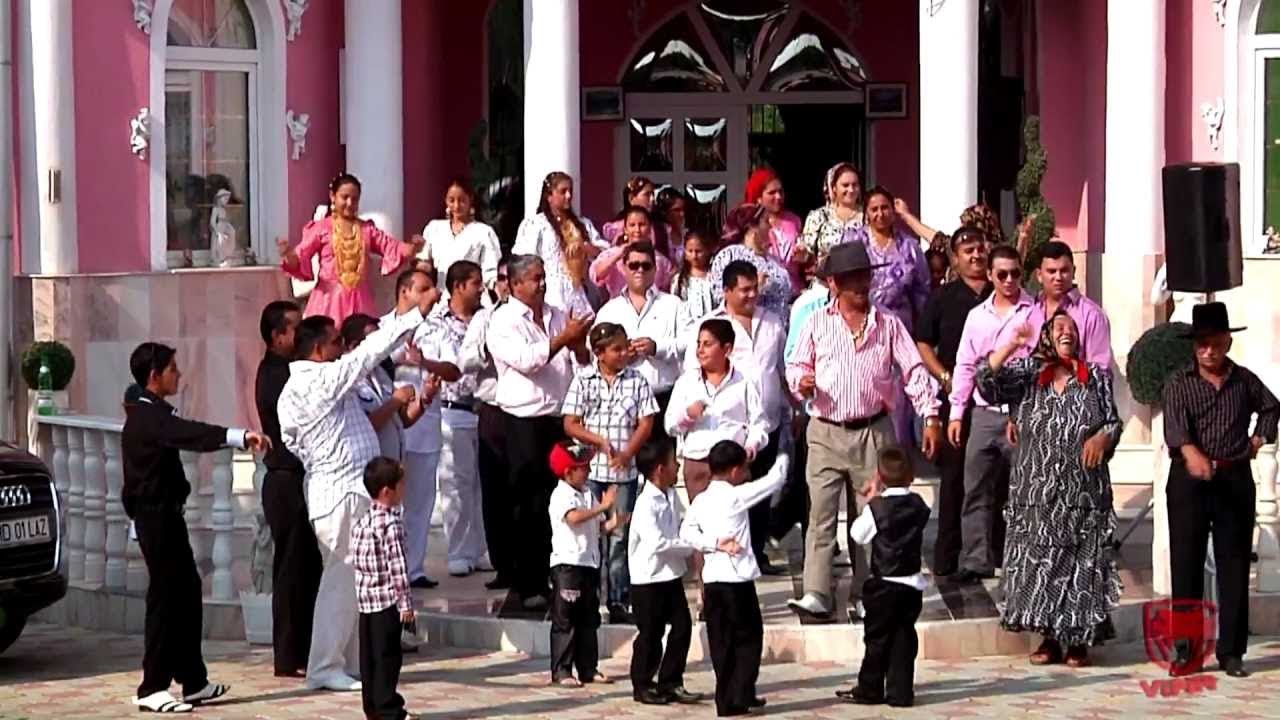 Nicoleta Guta - Fac bani si peste hotare