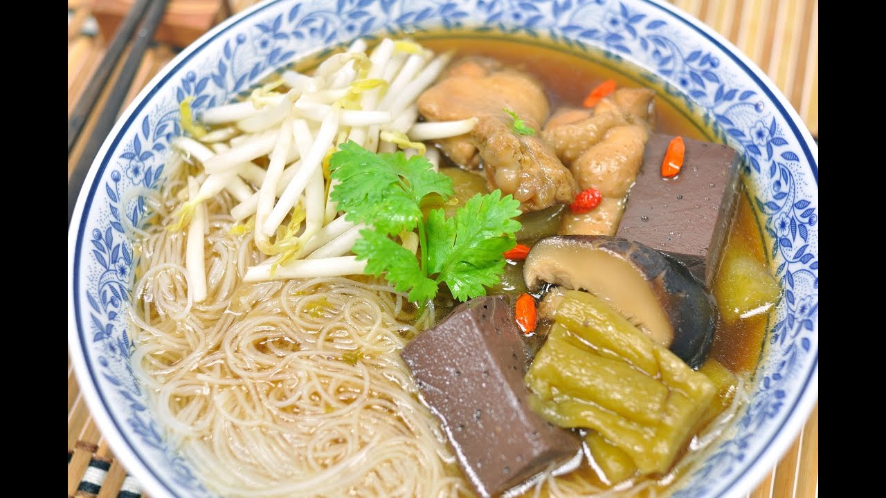 Steamed Chicken with Bitter Melon (Thai Food) – Kai Tun Mara ไก่ตุ๋นมะระ