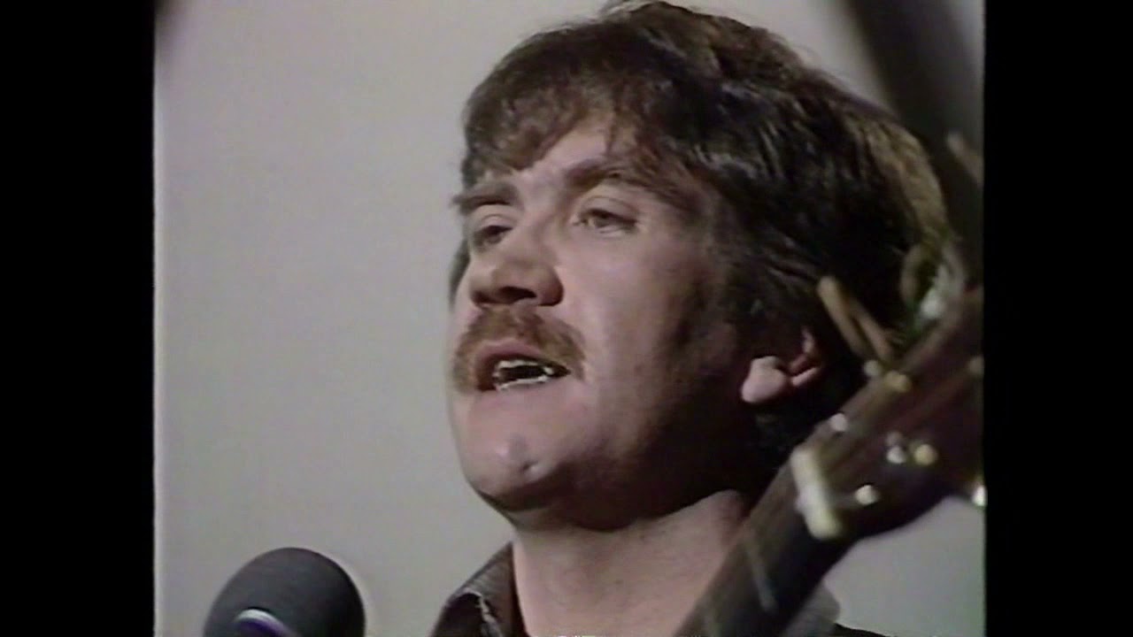 Dick Gaughan 1983 Billy Kay interview and songs - YouTube