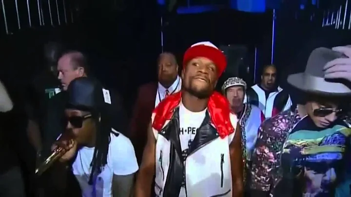 Floyd Mayweather Walks Out With Justin Bieber & Li...