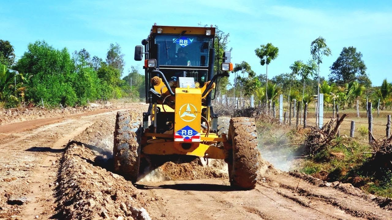 Amazing Grader Machine Leveling Rural Road Perfectly