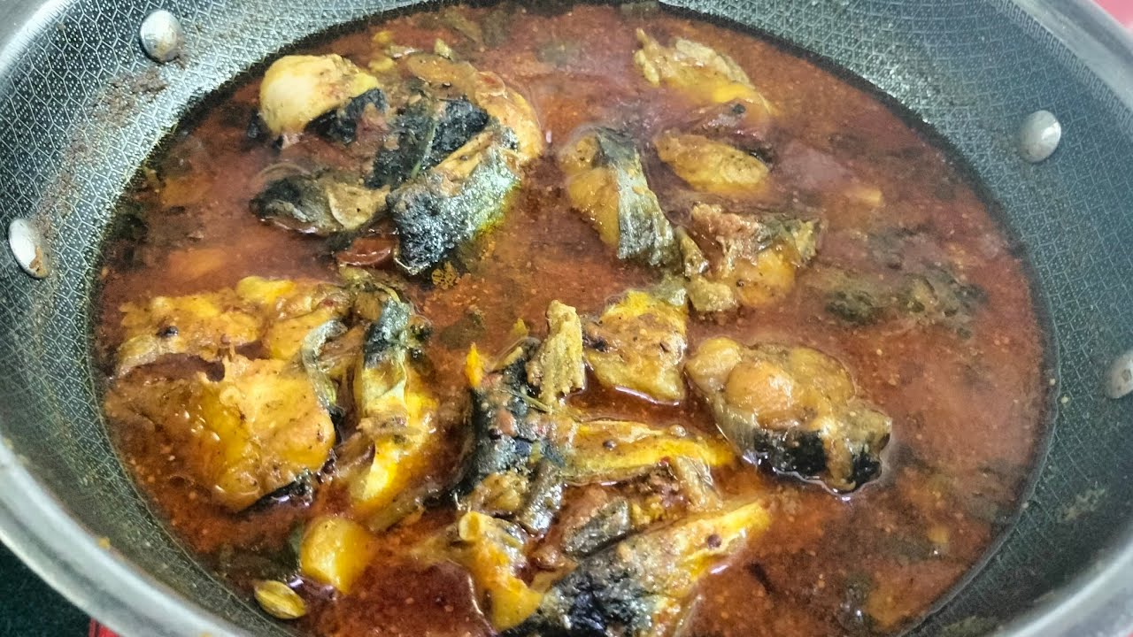 छोटी मछली और फिश करी बनाने का तरीका | fish curry recipe | Akshita Jisa Ki Rasoi 