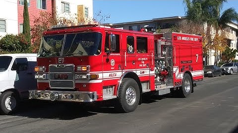 LAFD Engine 7 Responding and Arriving