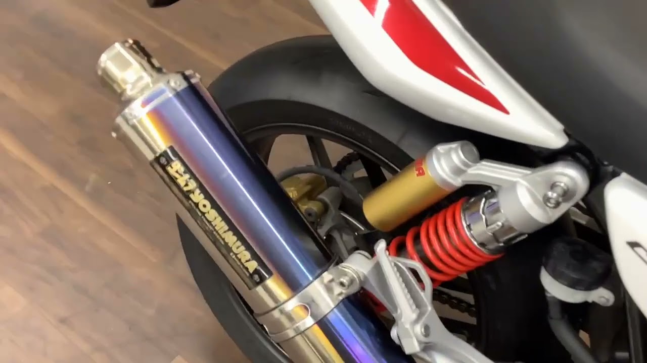 ホンダ CB400 SUPER FOUR HYPER VTEC Revo ヨシムラマフラー エンジン