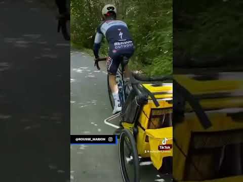 Vidéo: Lilian Calmejane remporte l'étape 8 du Tour de France depuis l'échappée