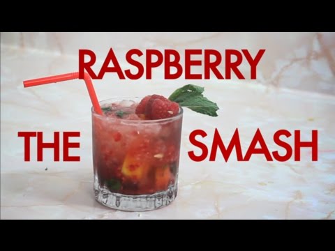 how-to-make-a-raspberry-bourbon-smash-|-drinks-made-easy