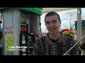 Quincy gas station hires violists to serenade customers
