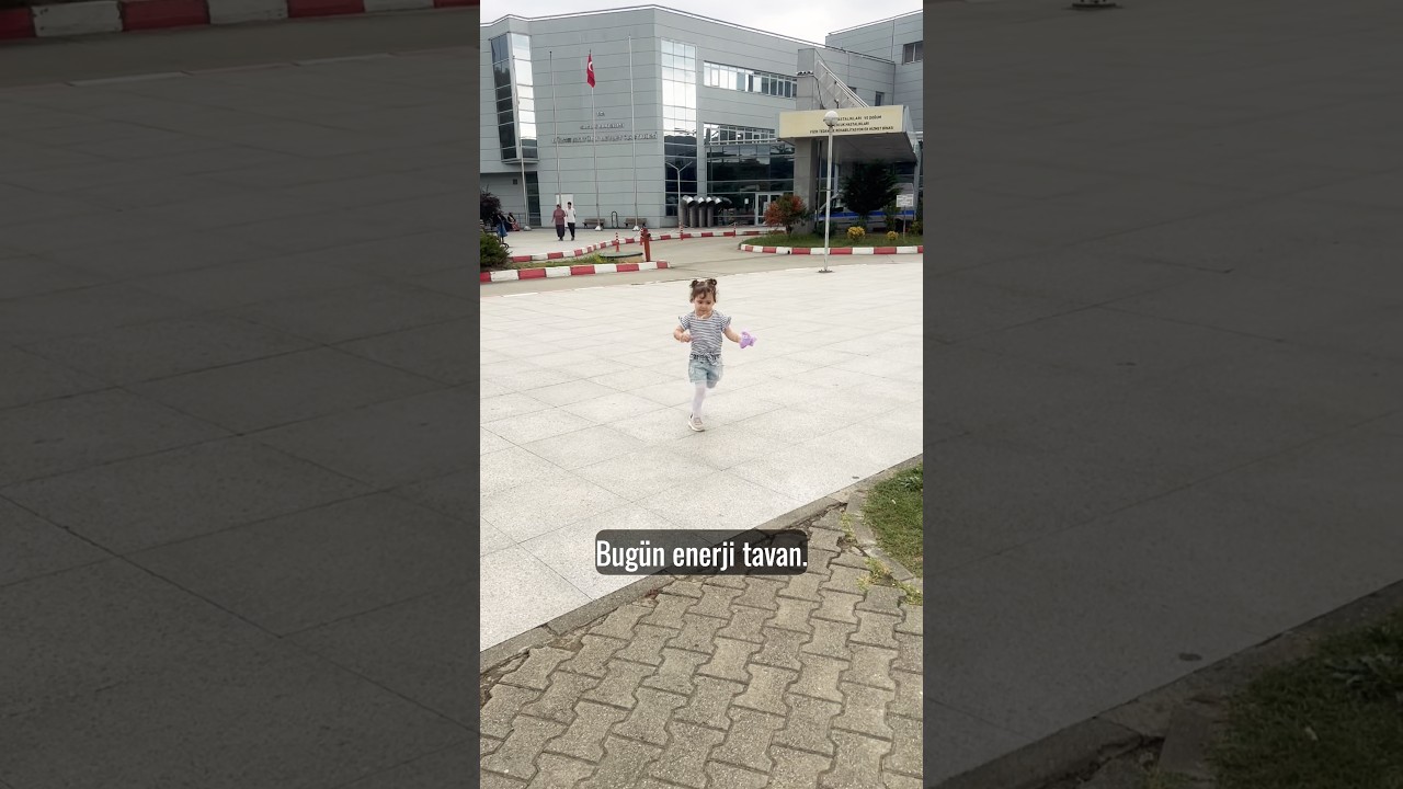 Enerjisi Hiç Bitmeyen Tatlı Kızın Koşu Maceraları! 😍 #shorts