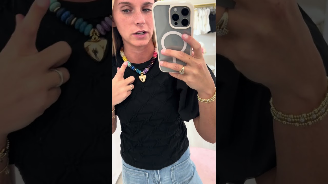 Black Top & Wide Leg Flare Jeans | Chic & Timeless Fall Look 🖤👖