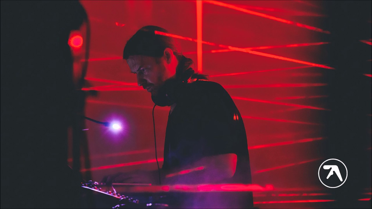 Aphex Twin - T69 Collapse [durichroma] (Live @ Day For Night 17/Dec/2016)