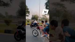 Heavy Bike Vs Honda 125  funny honda125 vs heavybike