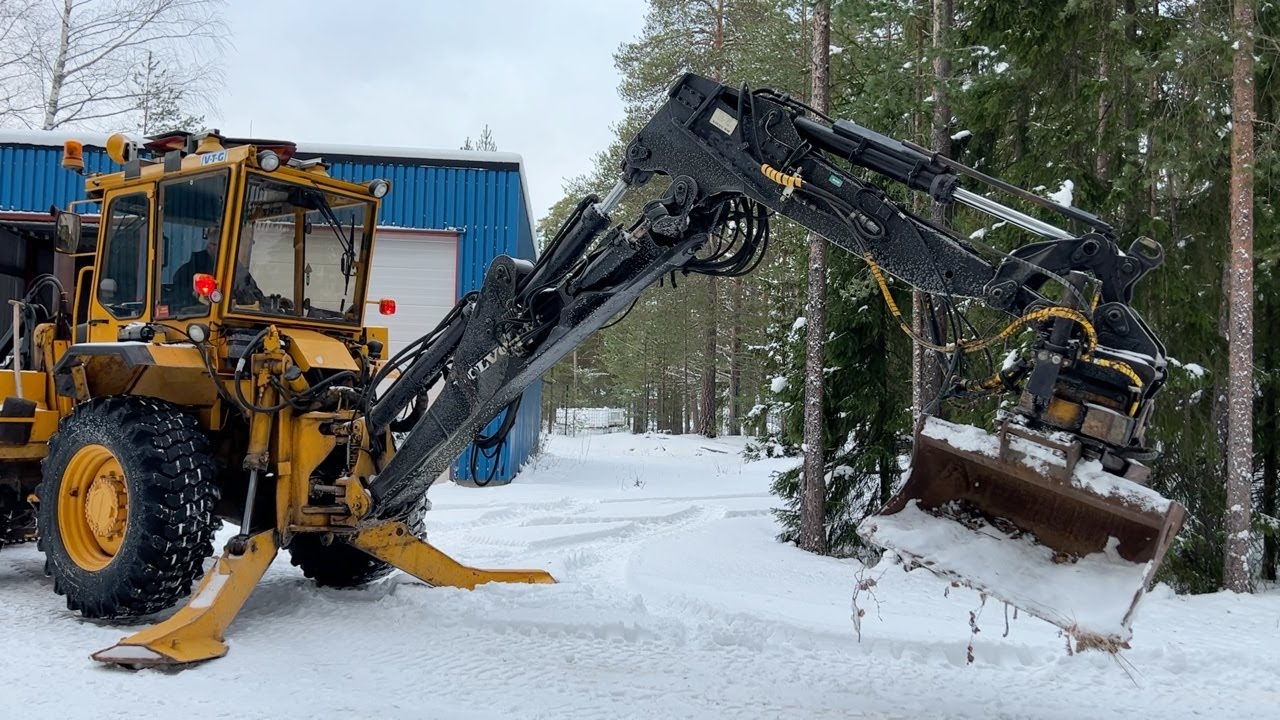 Köp Grävlastare Volvo BM 6300 på Klaravik