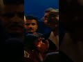 مبسوطين وهما في السينما