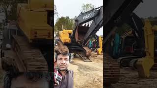 Volvo excavator 🏡☘️🏔️👷 #shortvideo #bulldozer #excavotor #truck #roller #dumptruck #grader #volvo