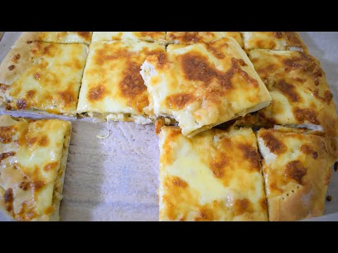 فطيرة الدجاج بعجينة العشر دقائق بحجم عائلي خفيفة وقطنية