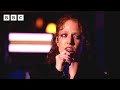 Jess Glynne performs &#39;Friend Of Mine&#39; - BBC