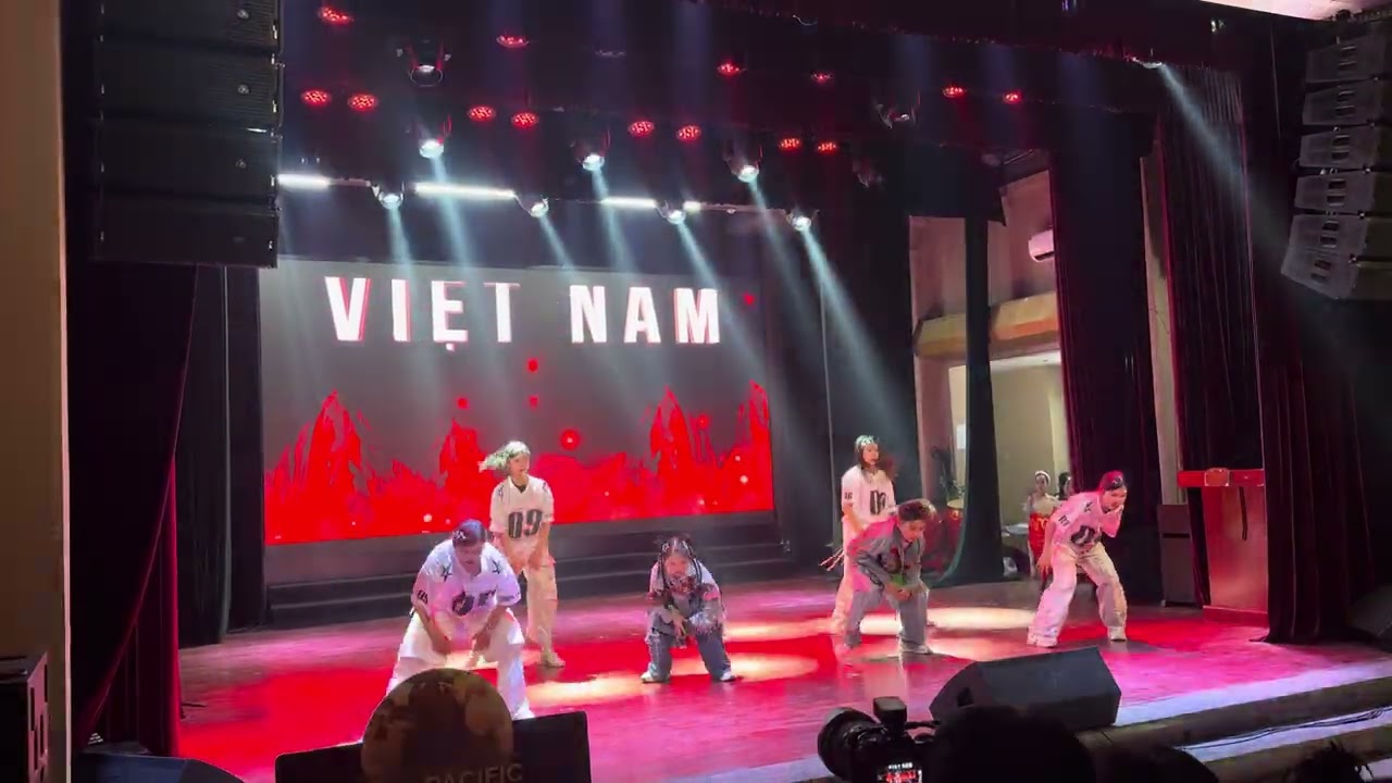 TRẦN PHONG & TUỆ LINH| Người Việt