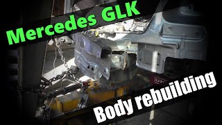 The rear end rebuild a wrecked Mercedes GLK in 13 minutes.