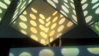 Tommy Trash - Future Folk [Hardwell Live @ Electric Zoo 2011]