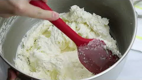 Whipped Buttercream Frosting