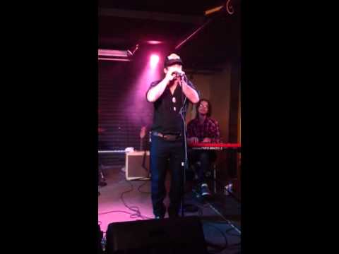 Tony Holiday destroys harp solo *I SAID HELL YEAH*