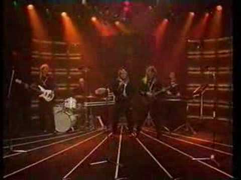在 YouTube 上觀看「Bogart Co. -Angels Calling」