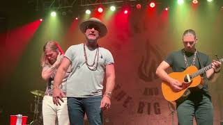 Drake White - “The Optimystic” live at The District (no mic and silent crowd)