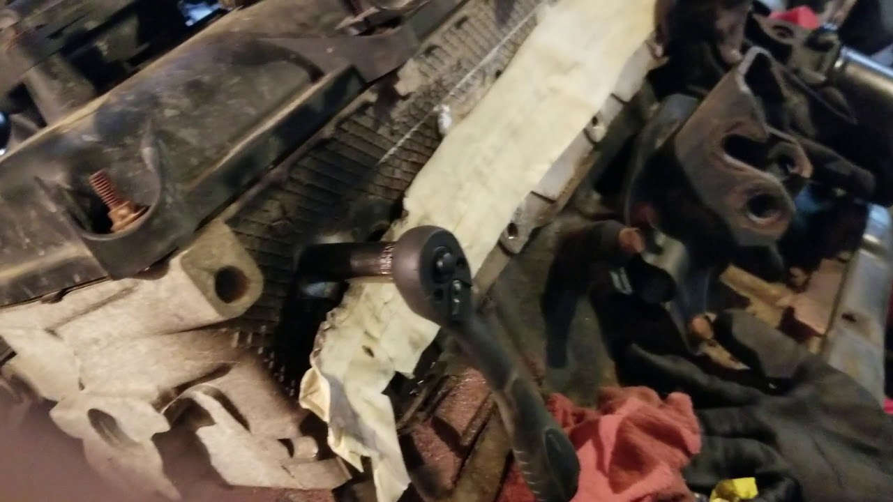 5.7 hemi broken manifold bolt extracted YouTube