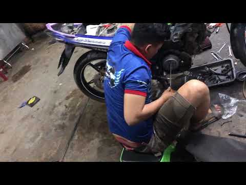 Video Exciter 150 vừa xuống bánh căm vừa canh lại máy êm ru... - youtube